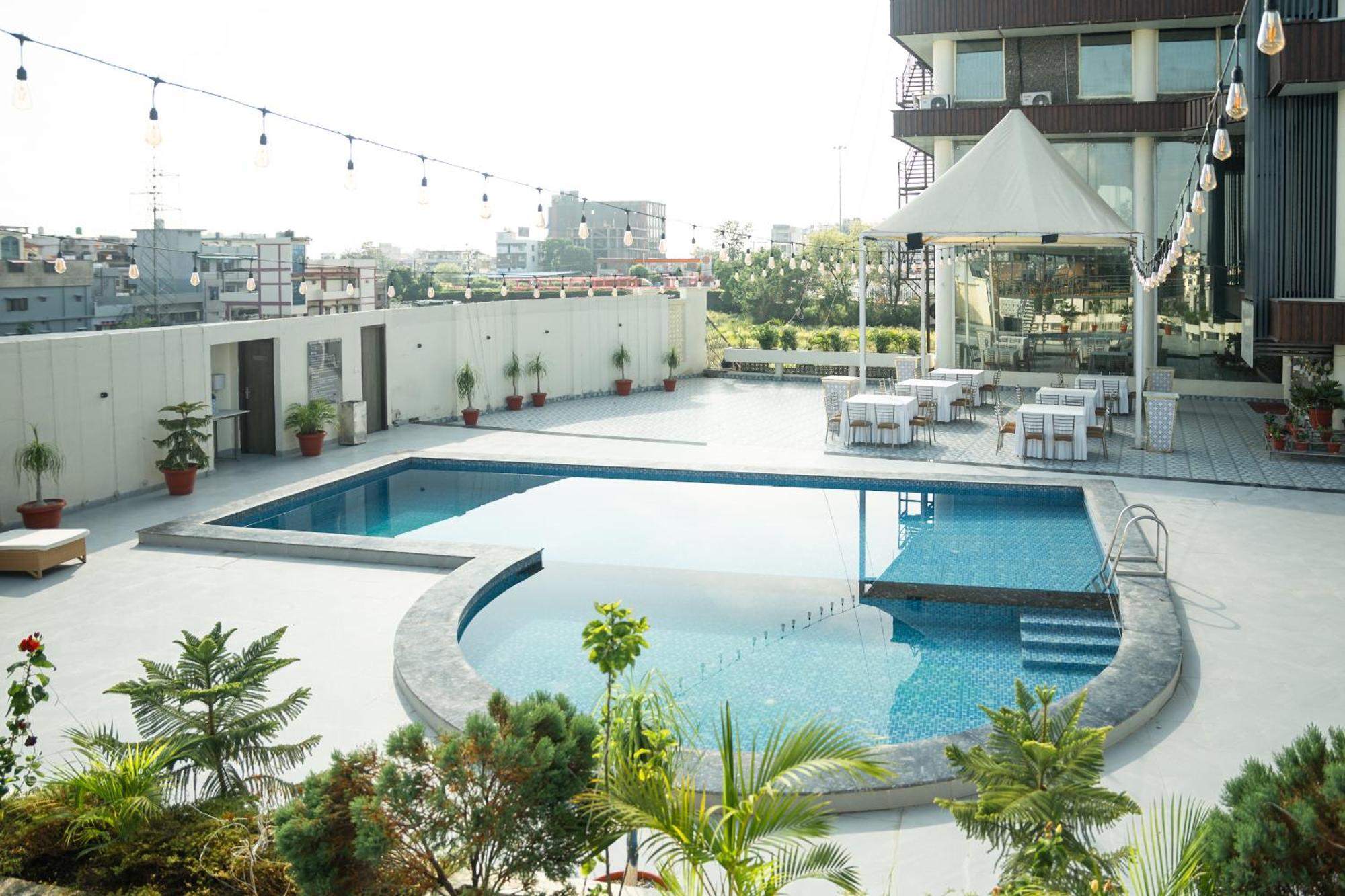 The Solitaire Dehradun Bagian luar foto
